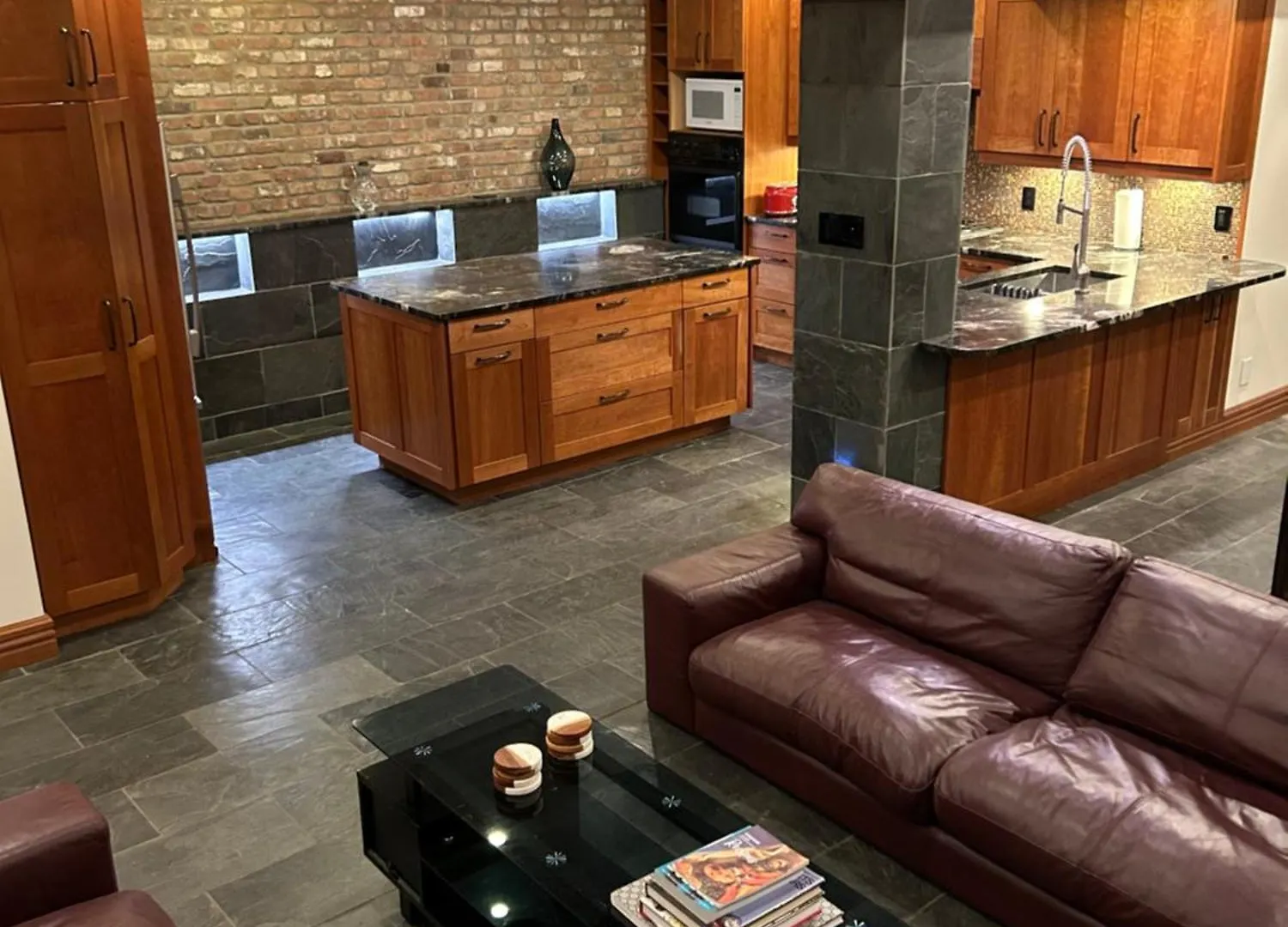 Luxury Downtown Montreal Apartment, 2 Br-2Ba, Free Wifi Canada