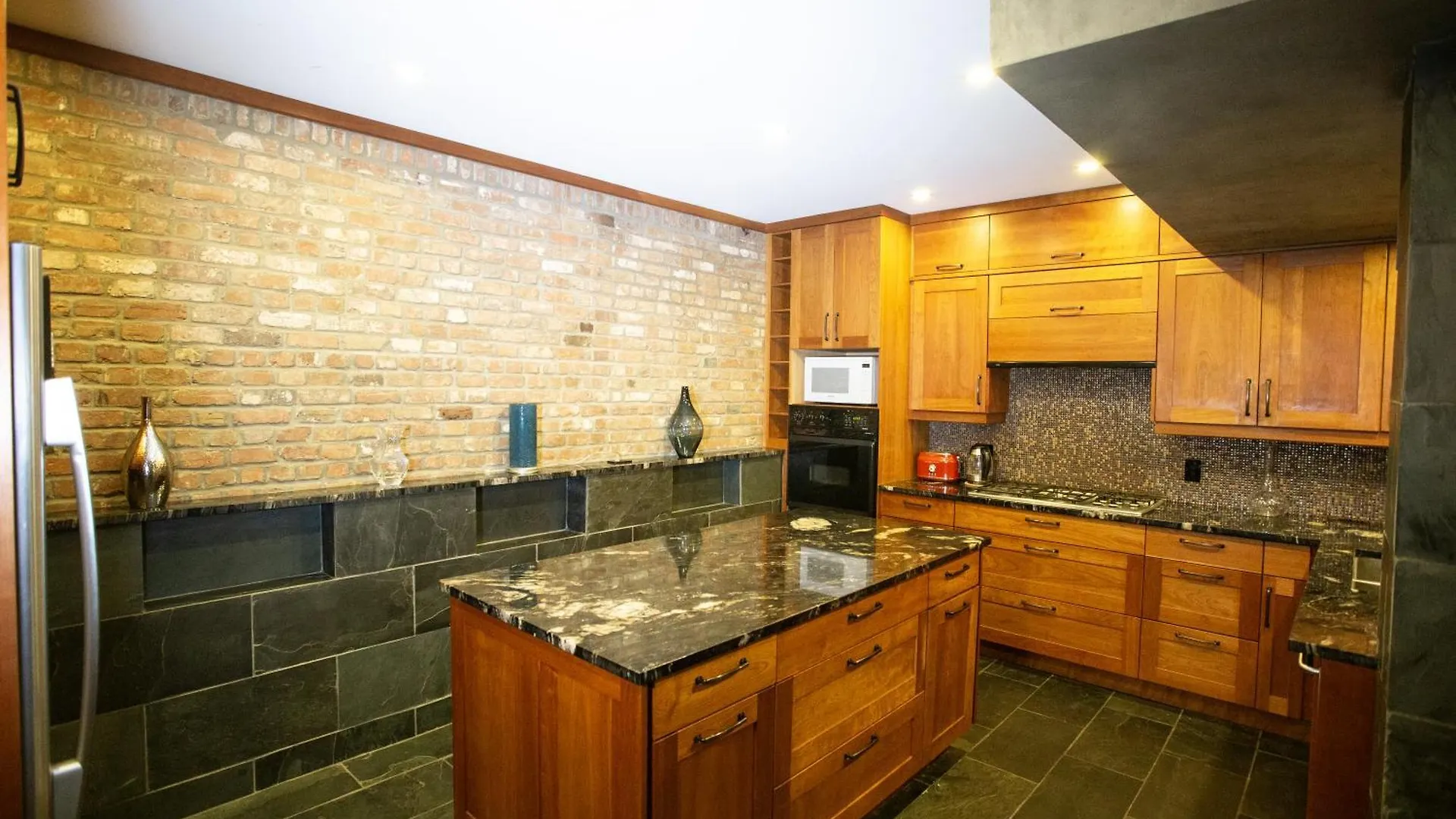 Apartment Luxury Downtown Montreal Apartment, 2 Br-2Ba, Free Wifi